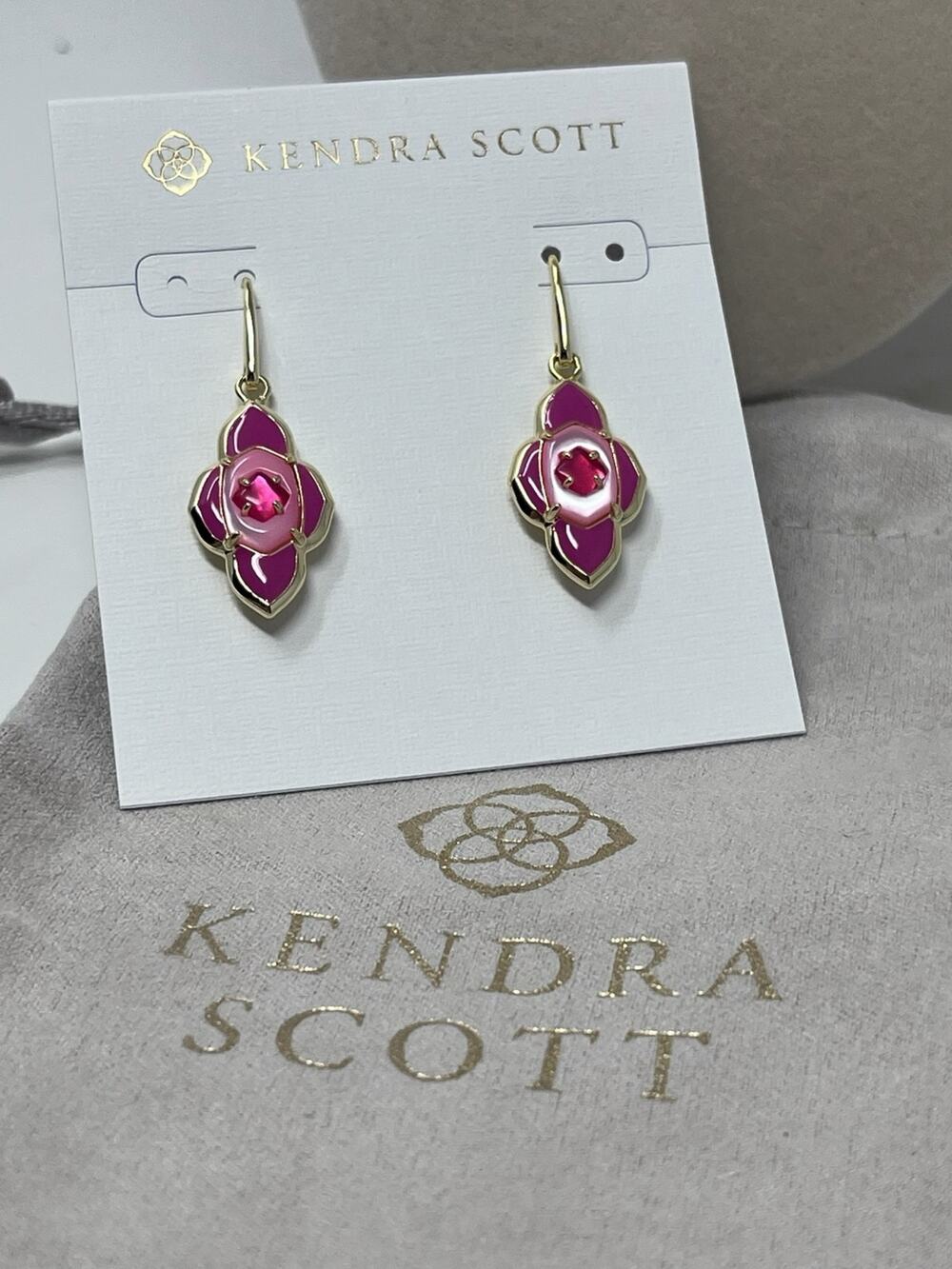 Kendra Scott Abbie Medallion Hot Pink Small Drop Earrings NWT